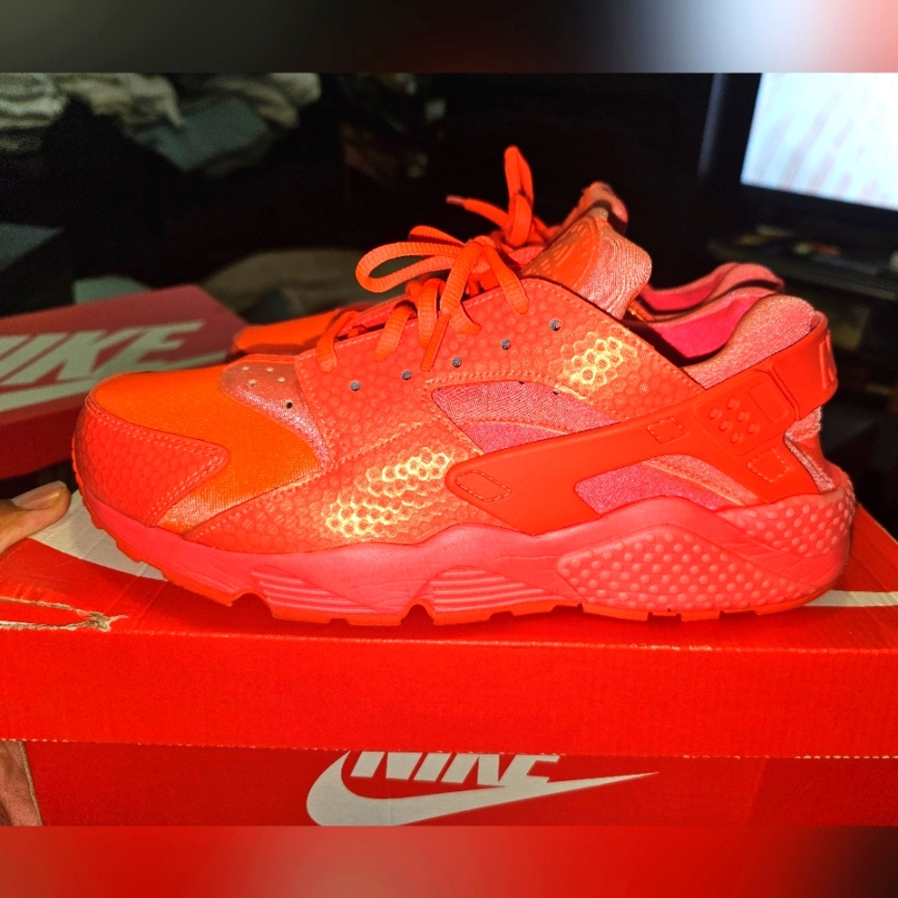 Nike Huarache Run LE (rare) Hot Lava